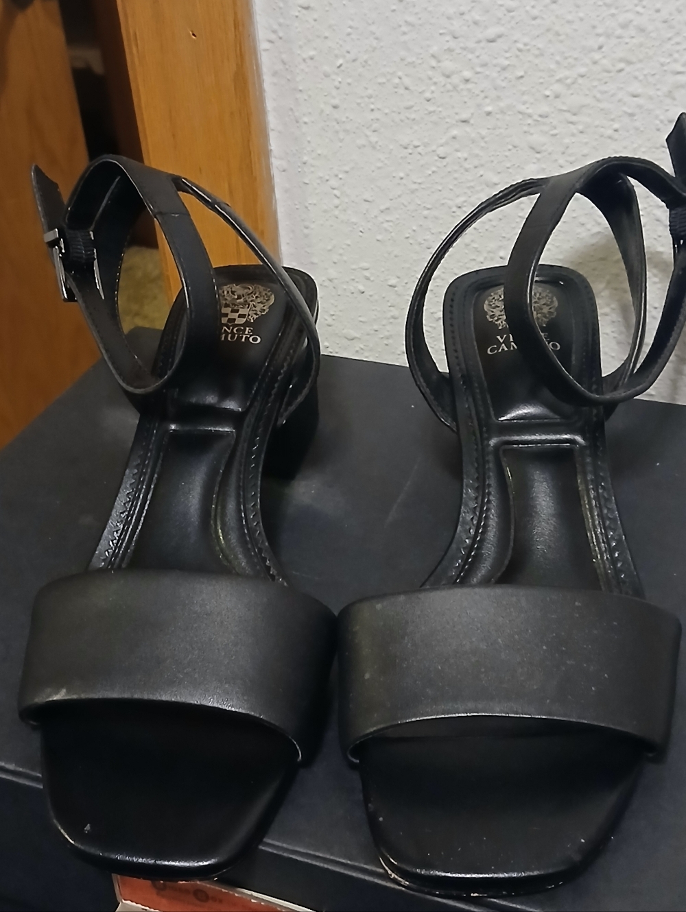 Vince Camuto Black Strappy Ankle Strap Sandals 9M
